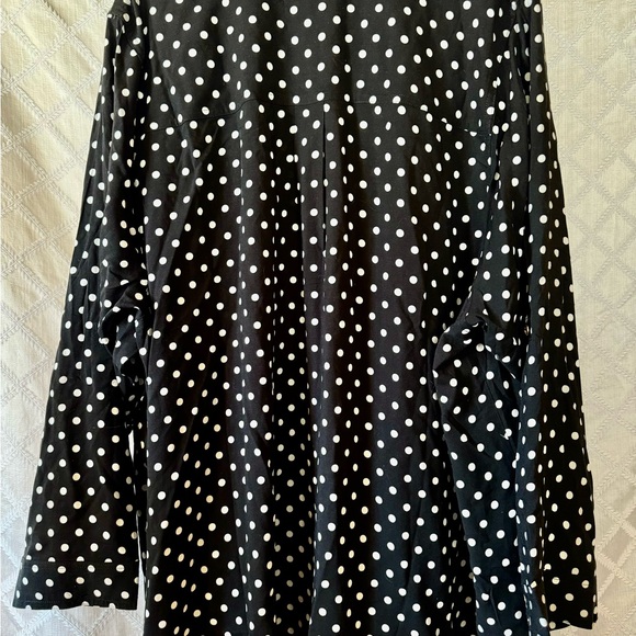 NWT Torrid Black and White Polka Dot Harper V-neck Tunic with Gold Buttons, 6X - Picture 4 of 5